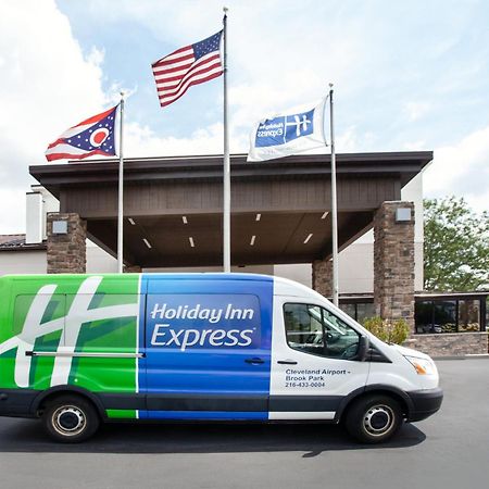 Holiday Inn Express Cleveland Airport - Brook Park, An Ihg Hotel Екстериор снимка