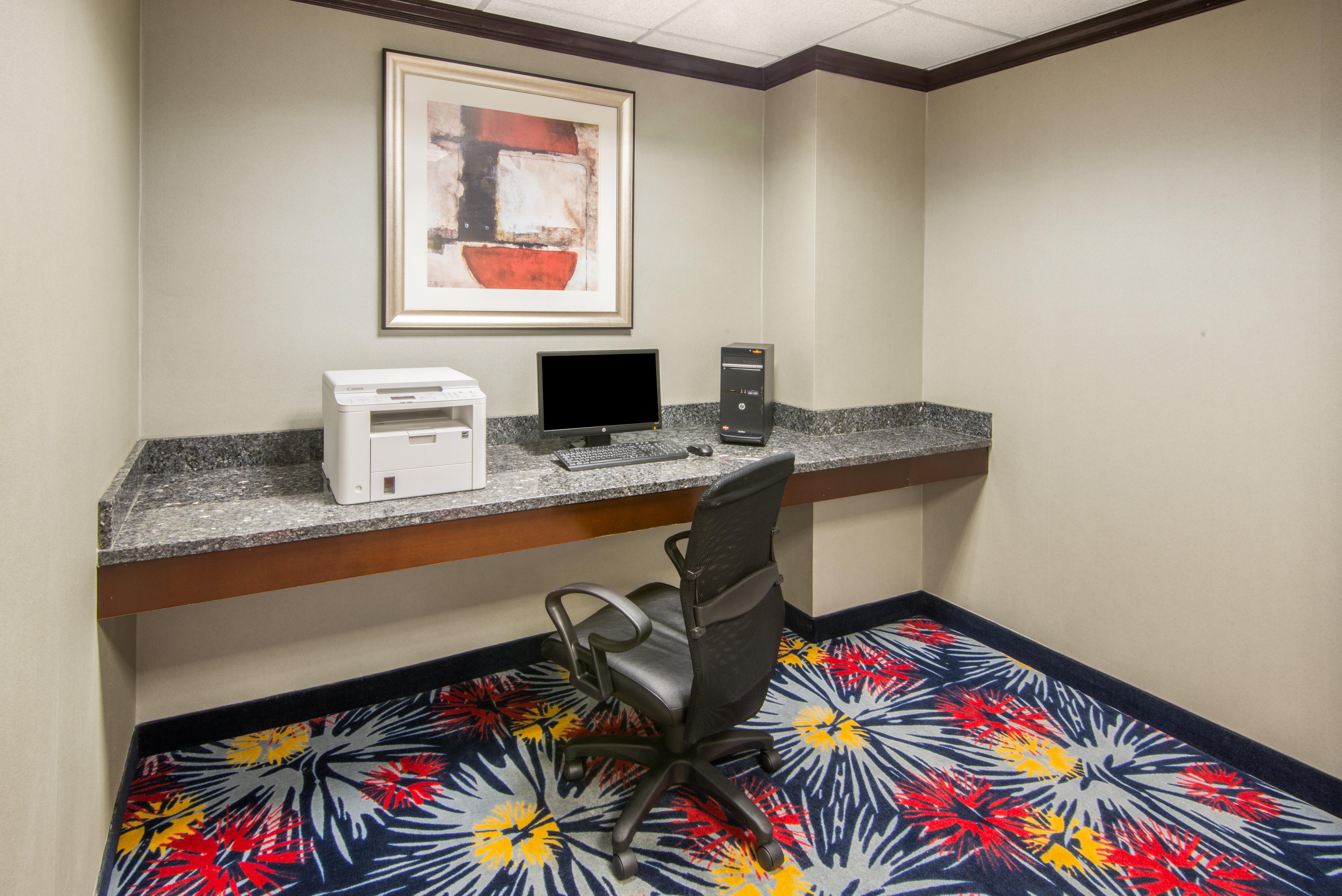 Holiday Inn Express Cleveland Airport - Brook Park, An Ihg Hotel Екстериор снимка