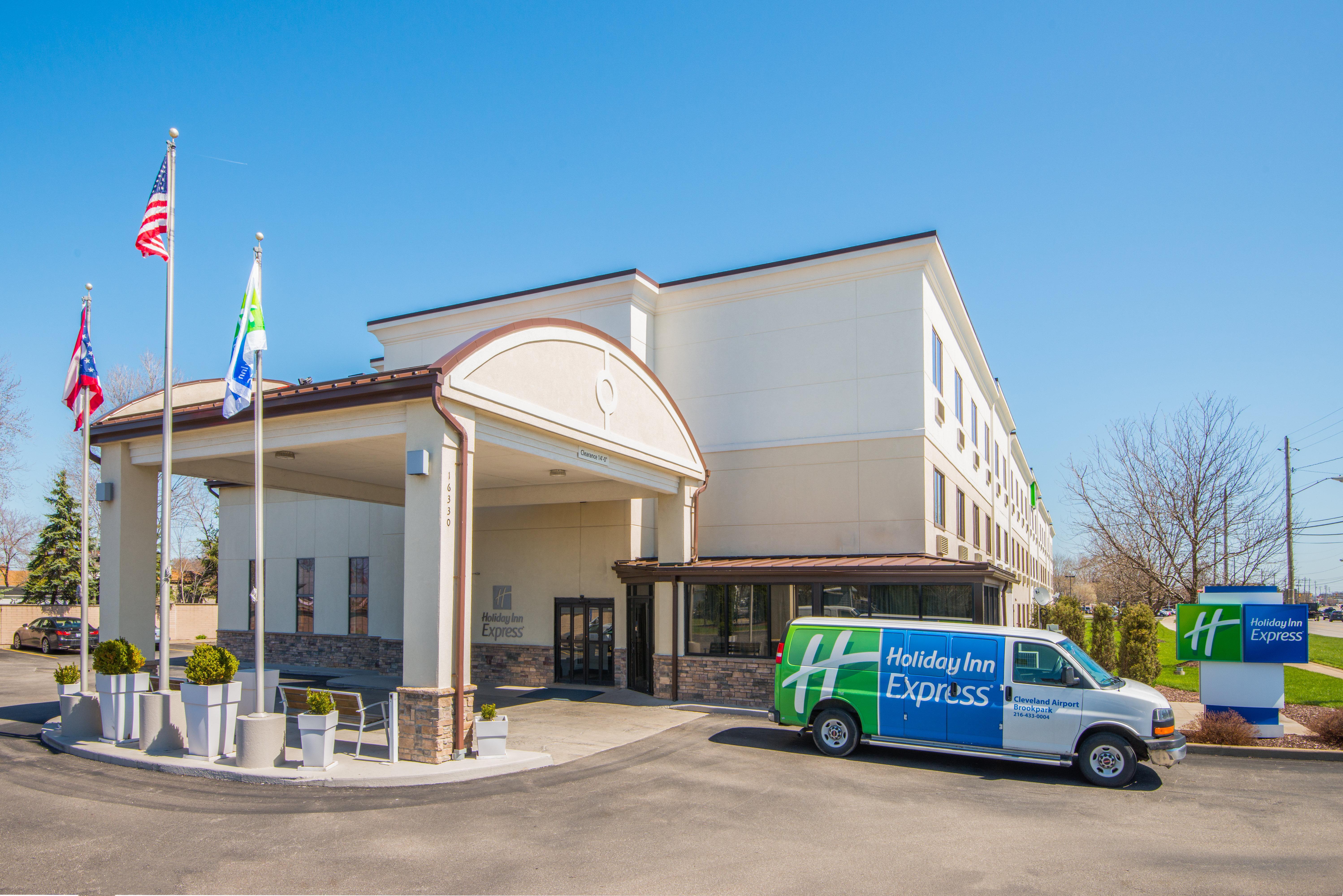 Holiday Inn Express Cleveland Airport - Brook Park, An Ihg Hotel Екстериор снимка