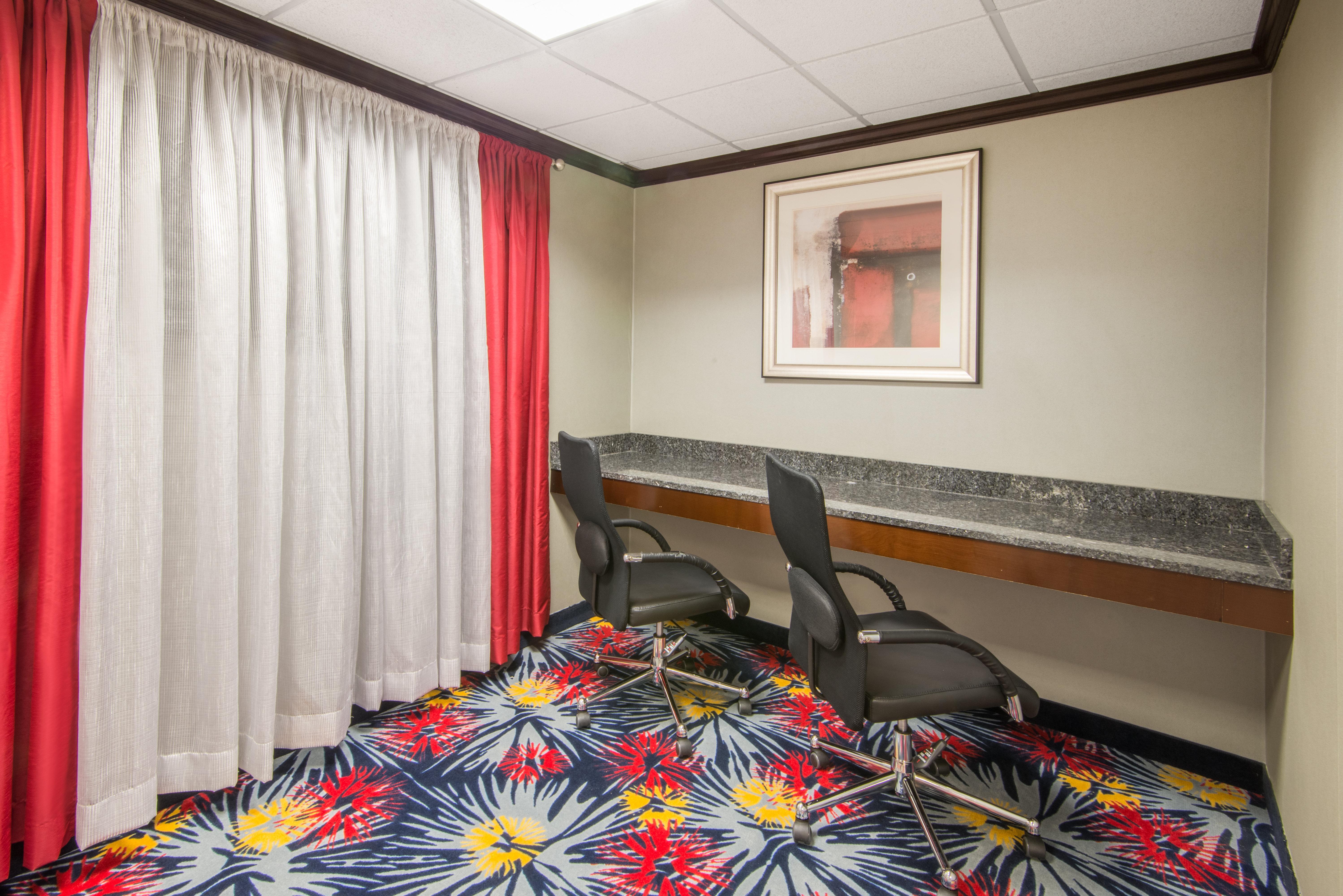 Holiday Inn Express Cleveland Airport - Brook Park, An Ihg Hotel Екстериор снимка