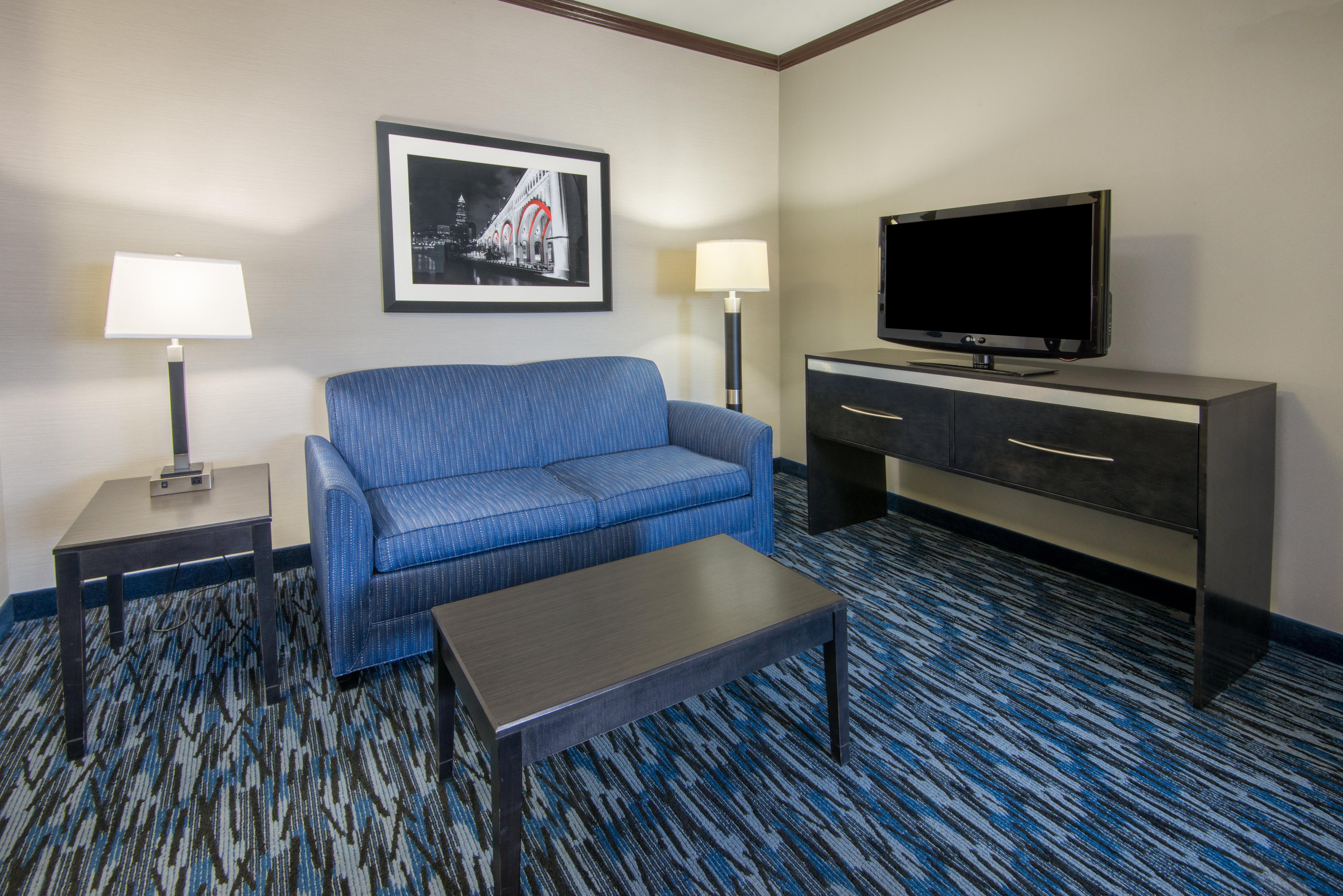 Holiday Inn Express Cleveland Airport - Brook Park, An Ihg Hotel Екстериор снимка