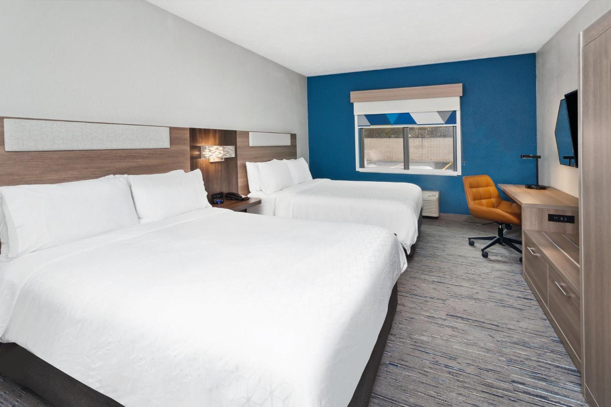 Holiday Inn Express Cleveland Airport - Brook Park By Ihg Екстериор снимка
