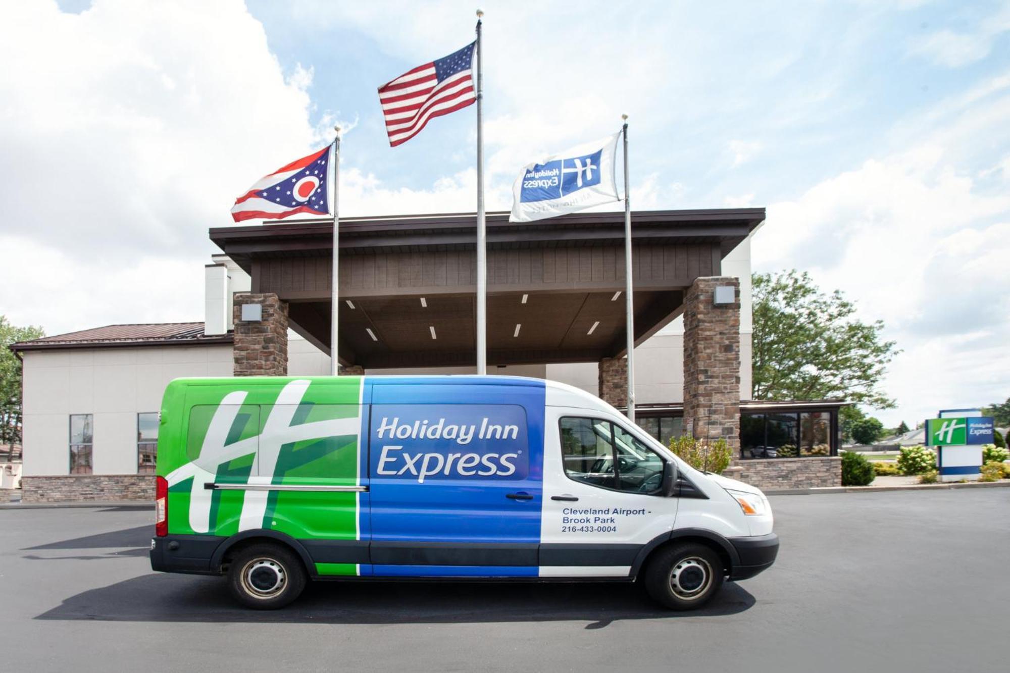 Holiday Inn Express Cleveland Airport - Brook Park, An Ihg Hotel Екстериор снимка