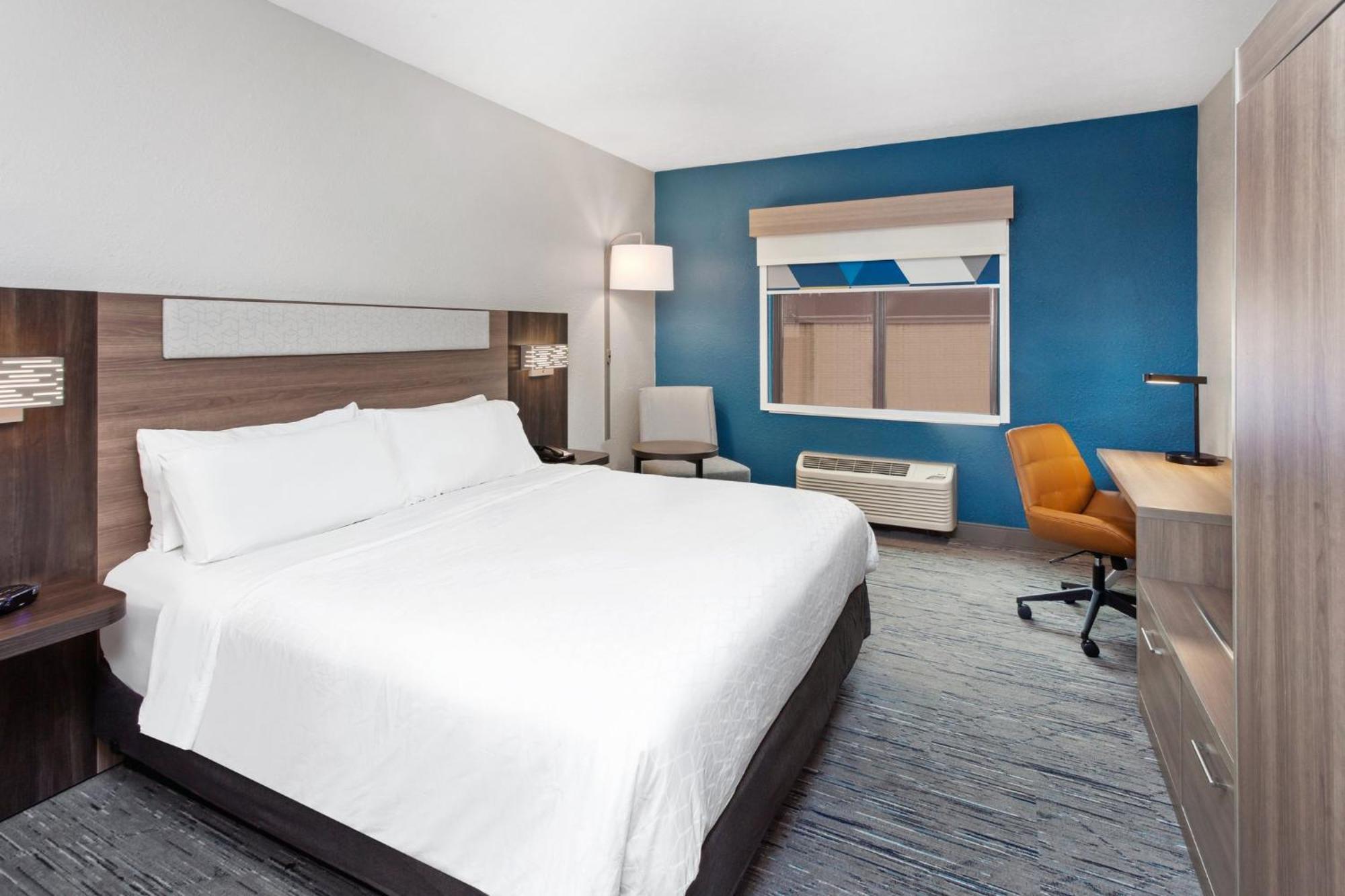 Holiday Inn Express Cleveland Airport - Brook Park, An Ihg Hotel Екстериор снимка