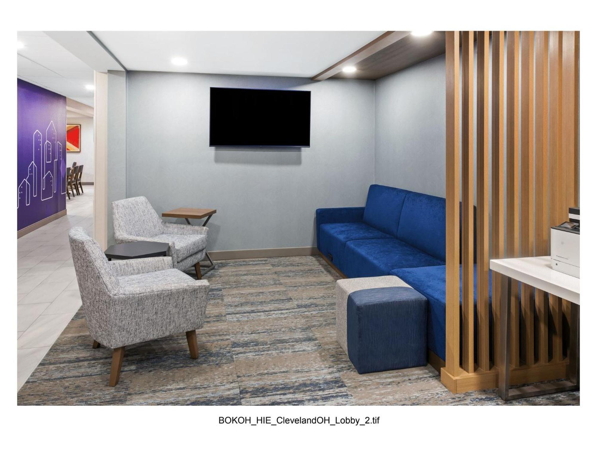 Holiday Inn Express Cleveland Airport - Brook Park By Ihg Екстериор снимка