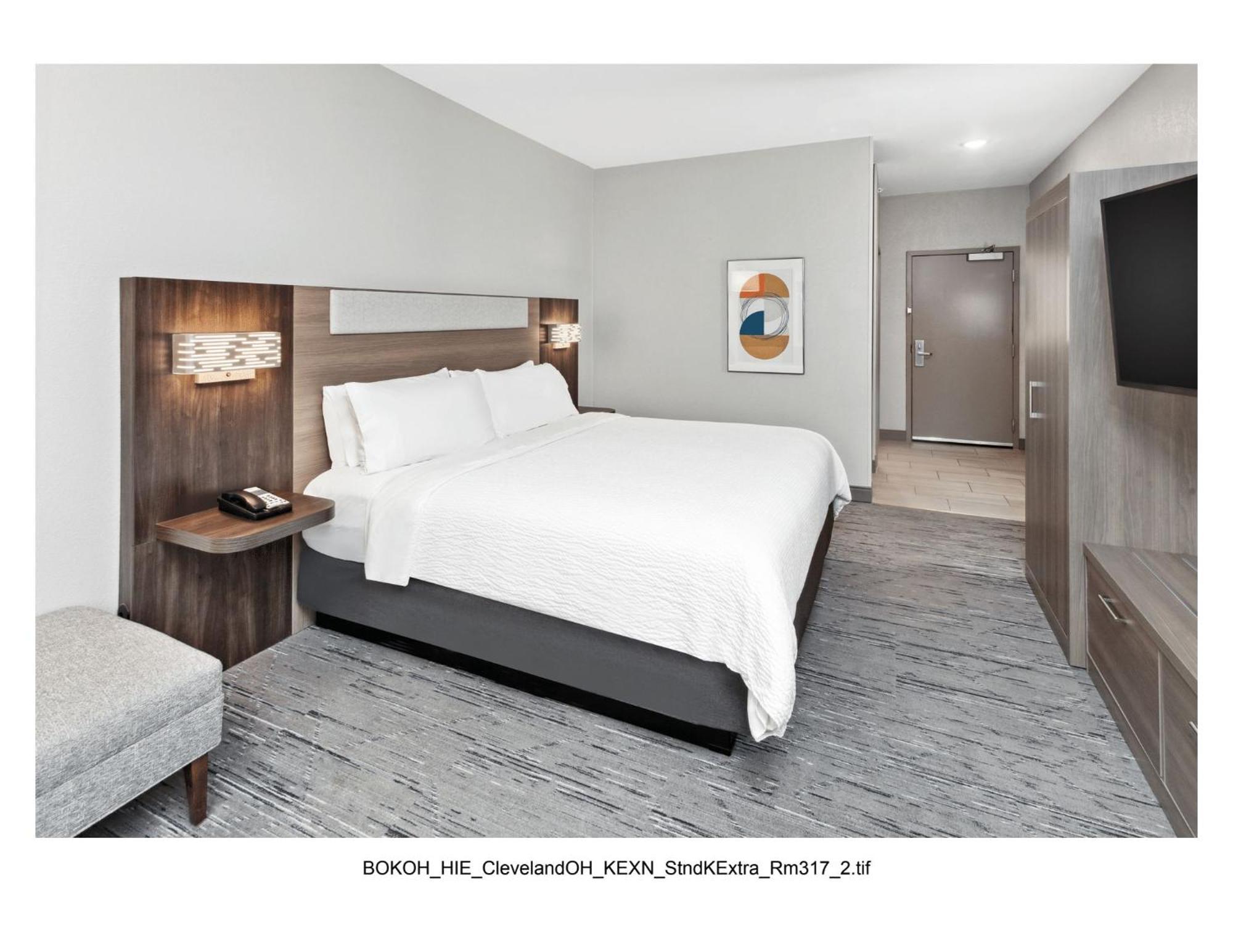 Holiday Inn Express Cleveland Airport - Brook Park By Ihg Екстериор снимка