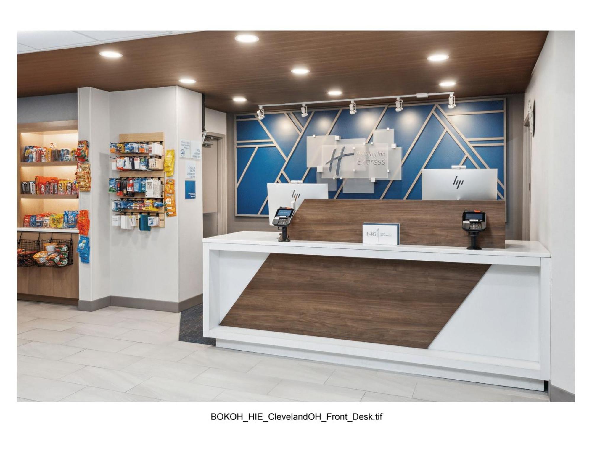 Holiday Inn Express Cleveland Airport - Brook Park By Ihg Екстериор снимка